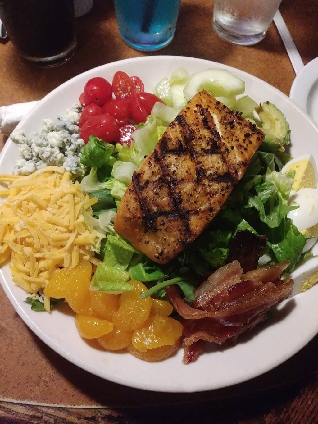 TGI Fridays | restaurant | 1780 E Gun Hill Rd, Bronx, NY 10469, USA | 7186717920 OR +1 718-671-7920