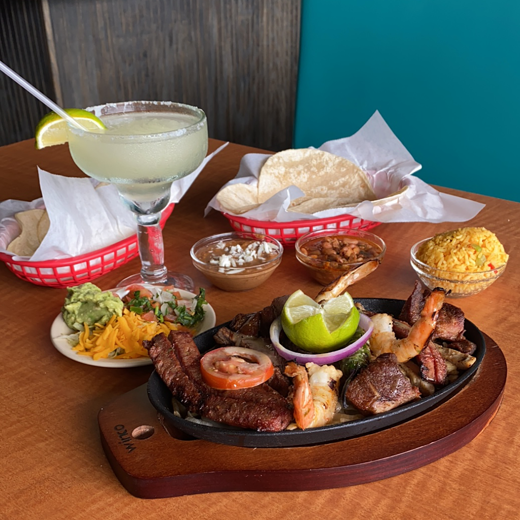 Viva La Mexicana Bar & Grill | restaurant | 8408 Katy Fwy Suite 100, Houston, TX 77024, USA | 7136374540 OR +1 713-637-4540