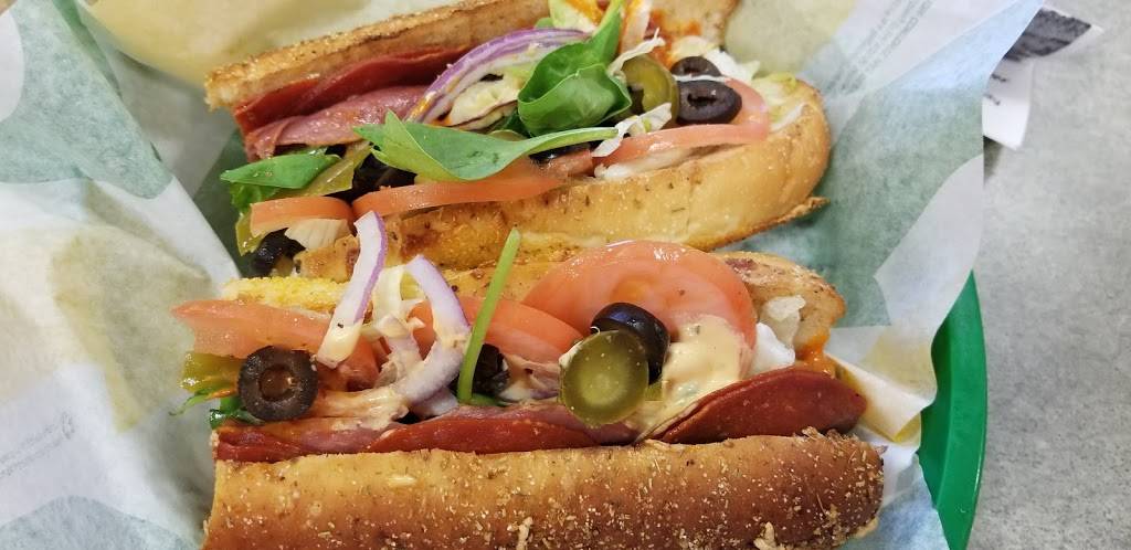 Subway | restaurant | 910 S Hampton Rd, Dallas, TX 75208, USA | 2149412211 OR +1 214-941-2211