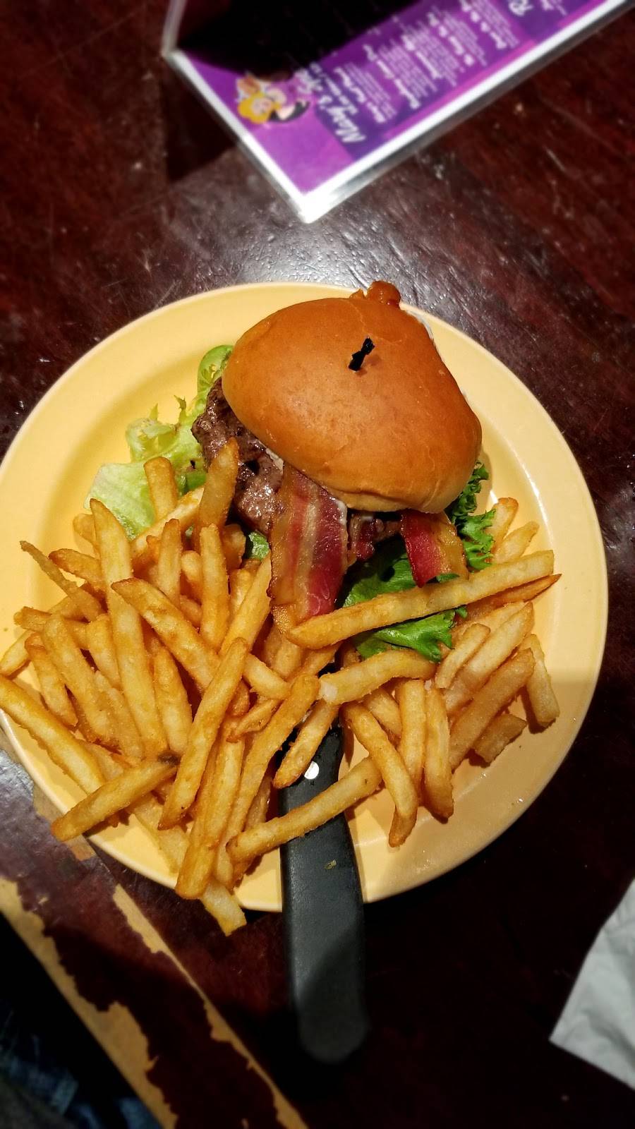 Hamburger Mary’s | restaurant | 28910 US-19, Clearwater, FL 33761, USA | 7274006996 OR +1 727-400-6996