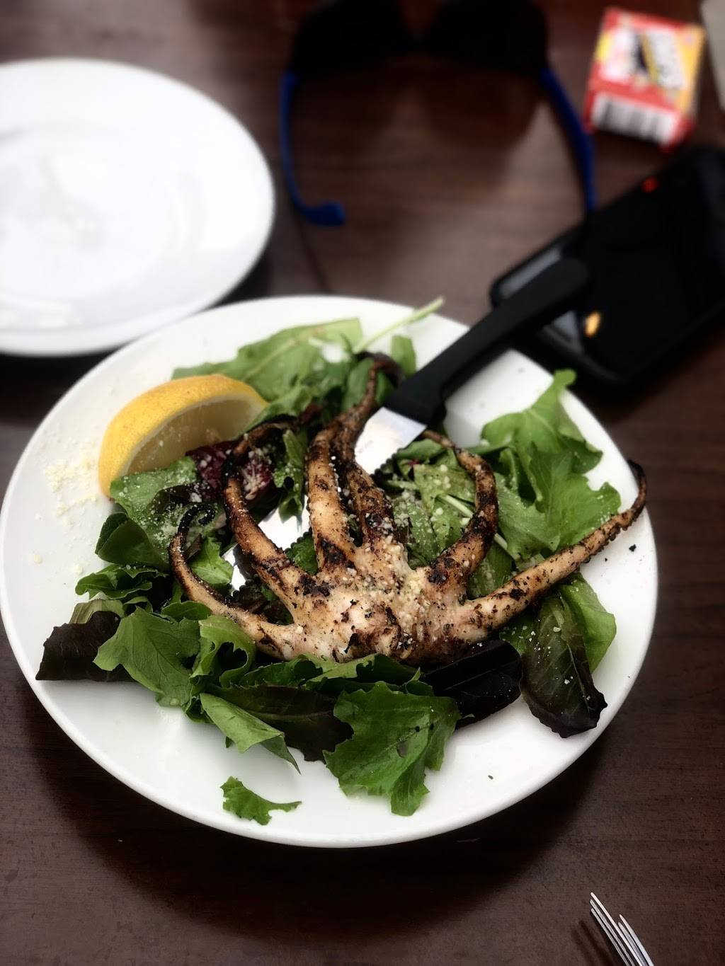 Divino Wine & Dine | restaurant | 2315 N Murray Ave, Milwaukee, WI 53202, USA | 4142122222 OR +1 414-212-2222