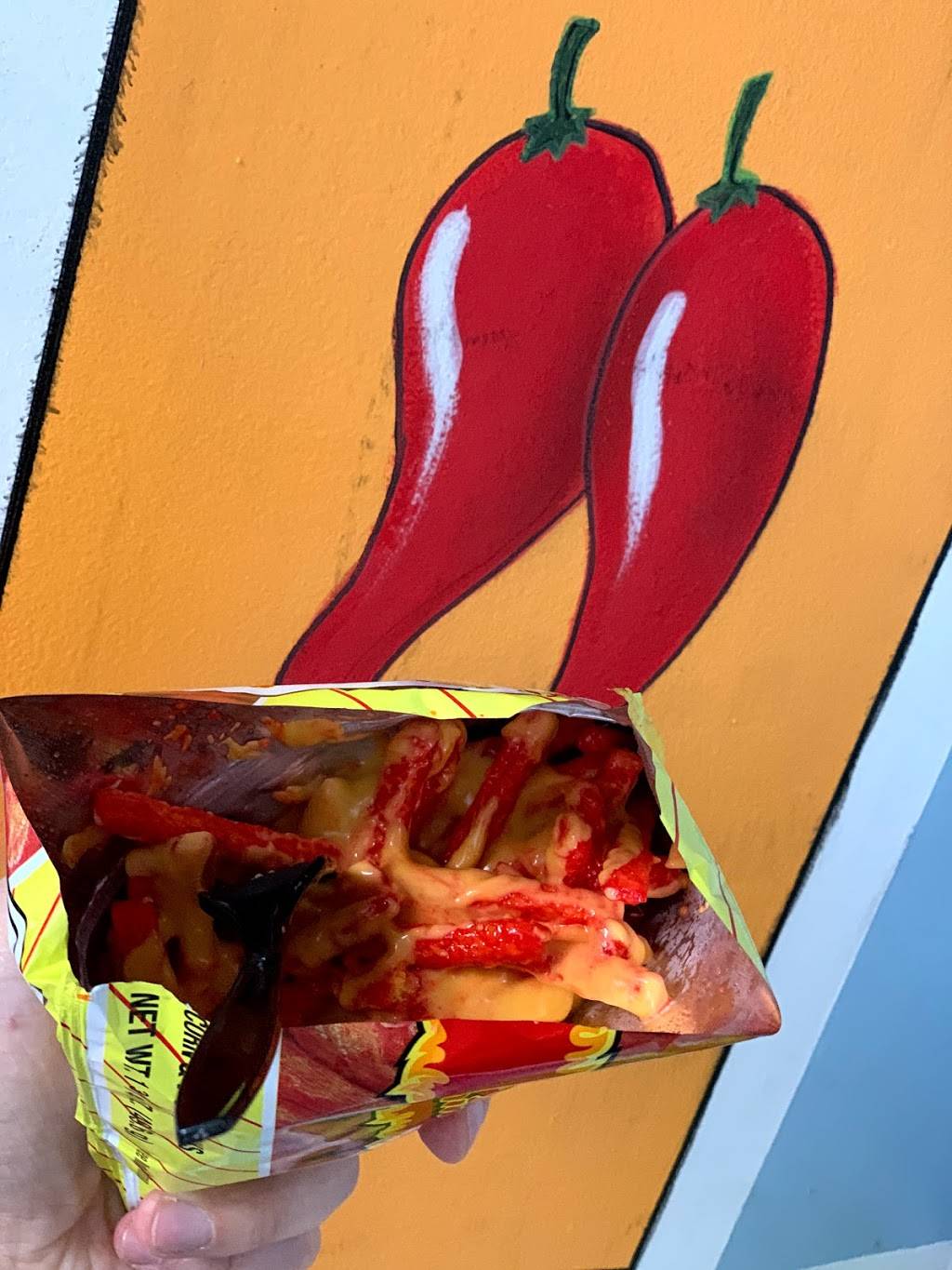 El Munchies | restaurant | 1353 E Colorado St, Glendale, CA 91205, USA | 8183964265 OR +1 818-396-4265