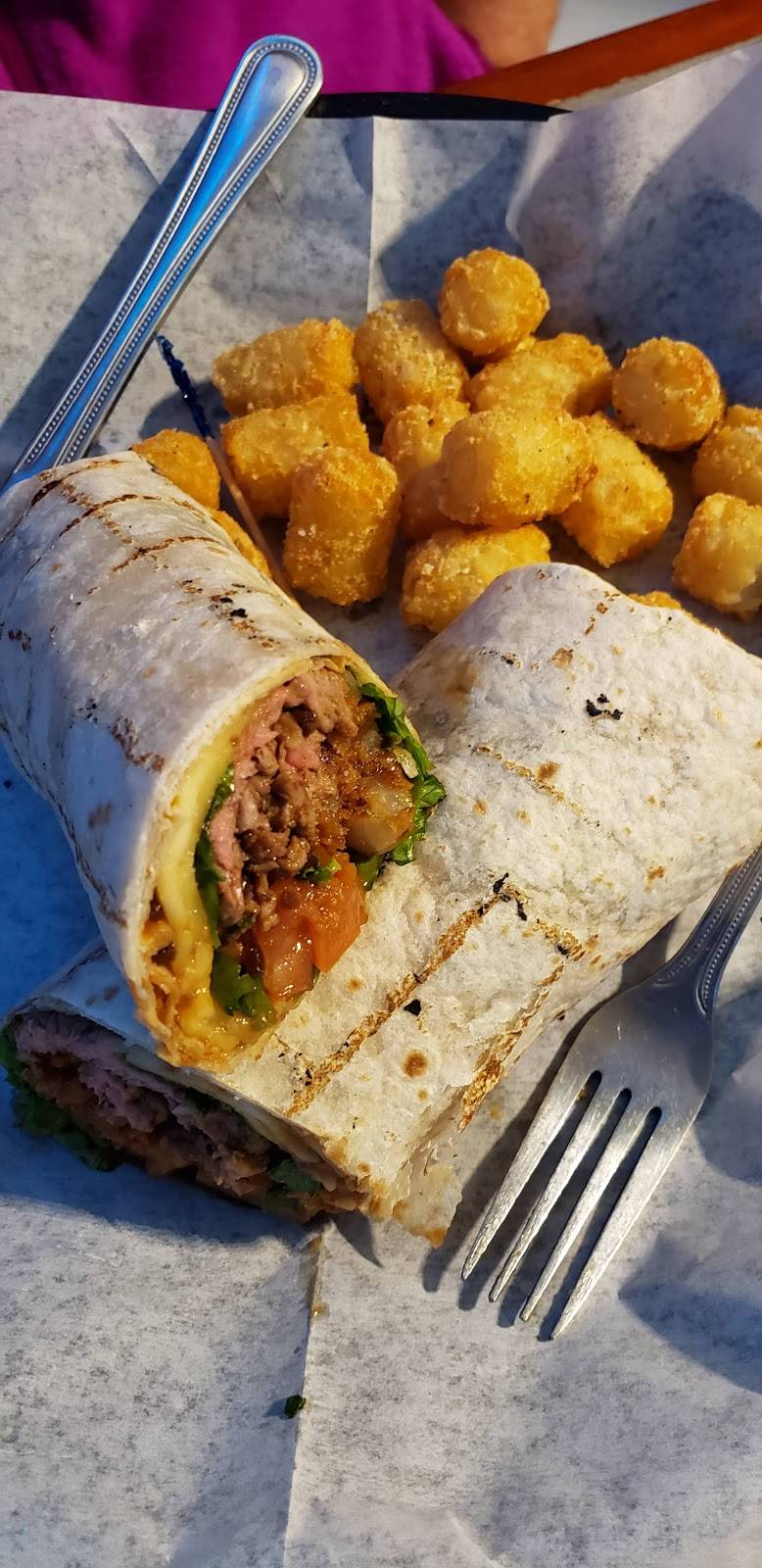 Wave Bar and Grille | restaurant | 3309 N Chapel Hill Rd, Johnsburg, IL 60051, USA | 8156796543 OR +1 815-679-6543