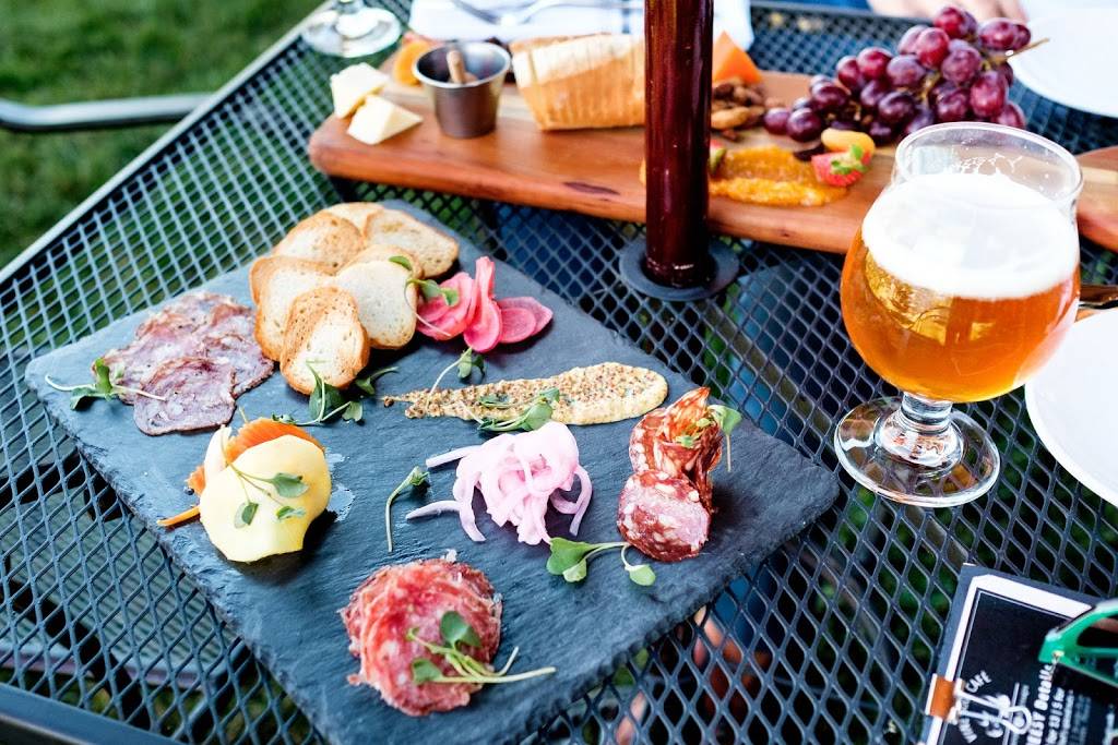 Taproot Brewing Co. | restaurant | 909 E Main Rd, Middletown, RI 02842, USA | 40184851613 OR +1 401-848-5161 ext. 3