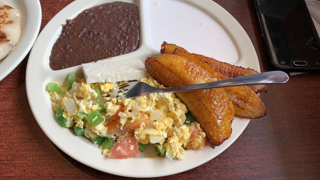 Pupuseria Lilian | restaurant | 2410 W Miller Rd, Garland, TX 75041, USA | 9728402952 OR +1 972-840-2952