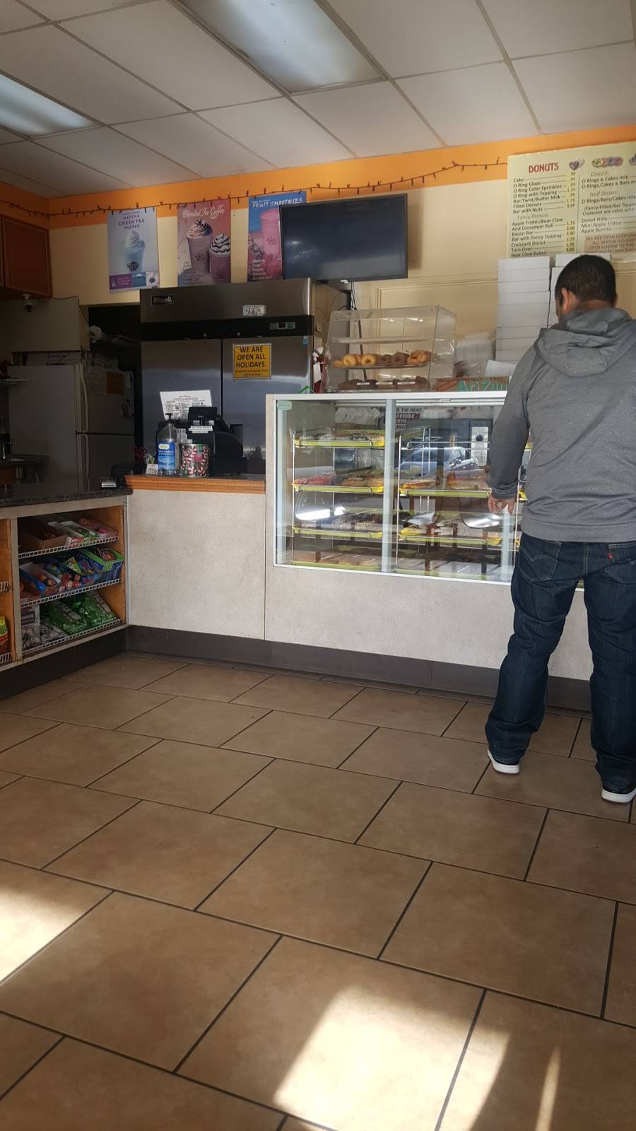 Anns Donuts | bakery | 2801 Whitson St, Selma, CA 93662, USA | 5598910409 OR +1 559-891-0409