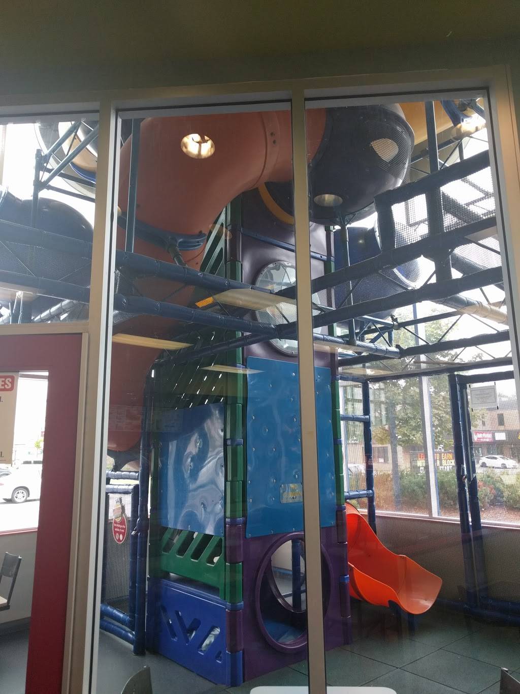 Burger King | restaurant | 300 Tecumseh Rd E, Windsor, ON N8X 5E8, Canada | 5199731221 OR +1 519-973-1221