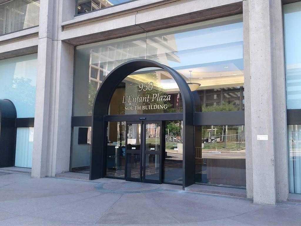 LEnfant Plaza | shopping mall | 429 LEnfant Plaza SW, Washington, DC 20024, USA | 2024853300 OR +1 202-485-3300