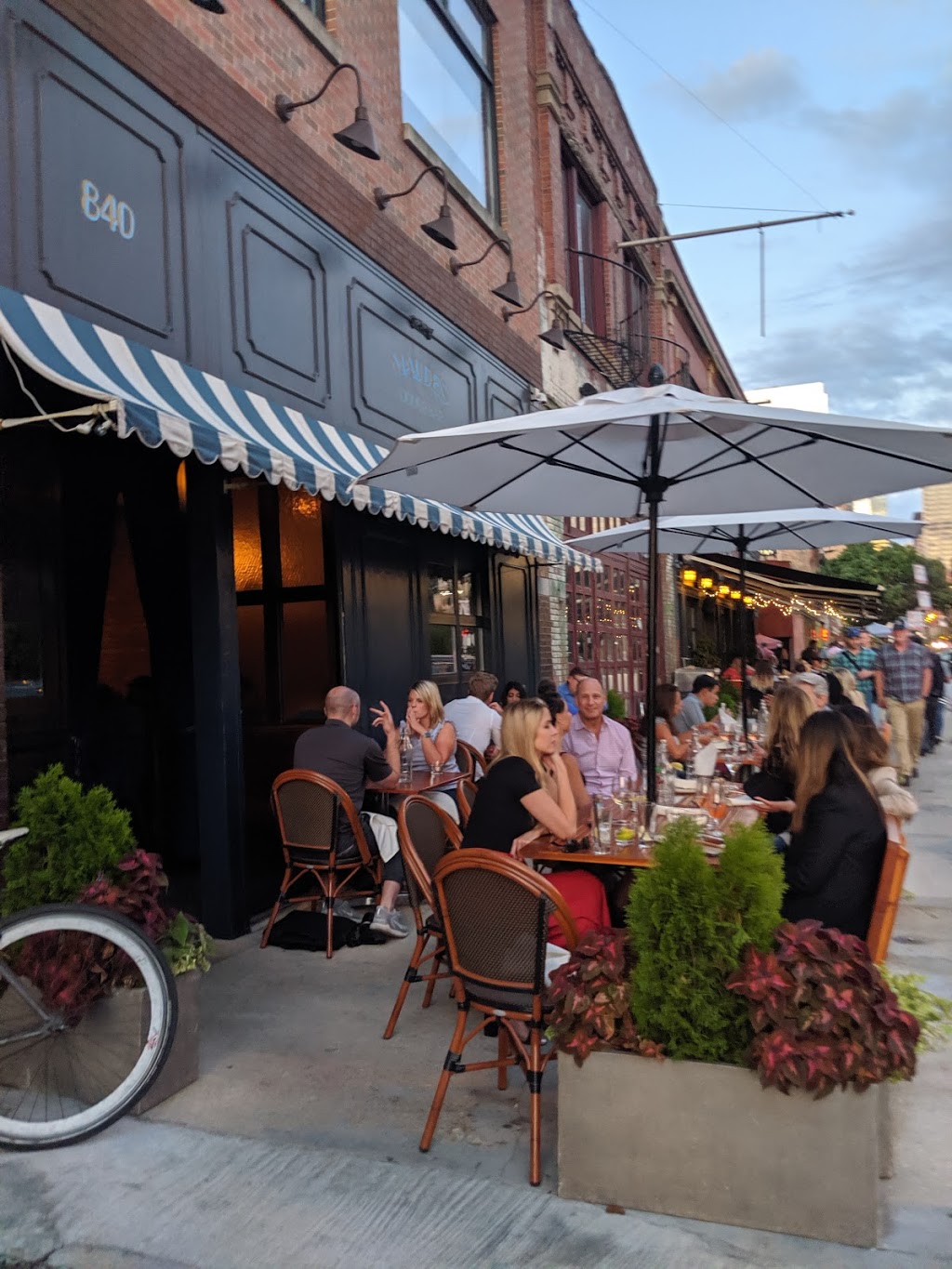 Maudes Liquor Bar | meal takeaway | 114 N Green St, Chicago, IL 60607, USA | 3123662646 OR +1 312-366-2646