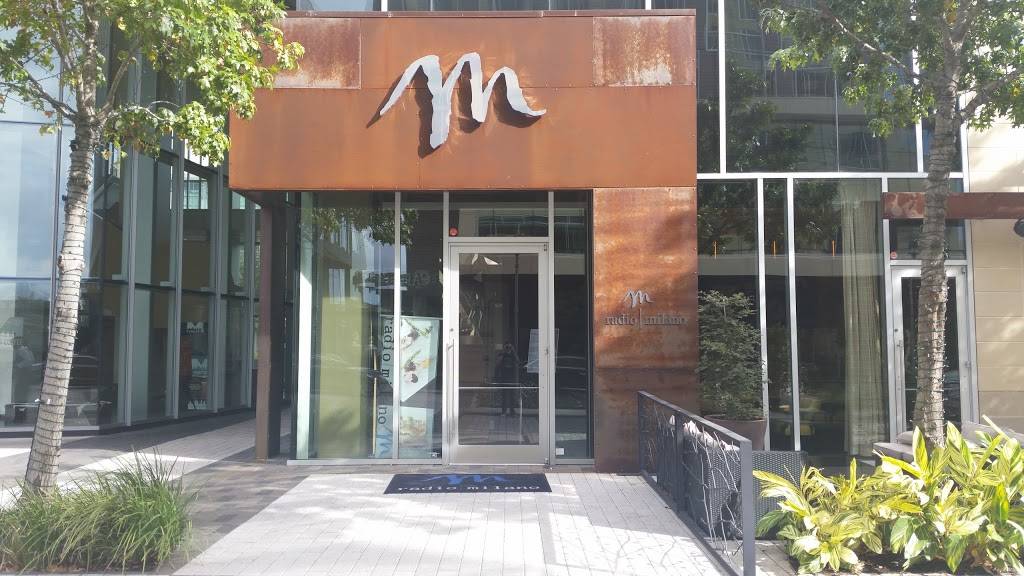 Radio Milano | restaurant | 800 Sorella Ct, Houston, TX 77024, USA | 7138273545 OR +1 713-827-3545