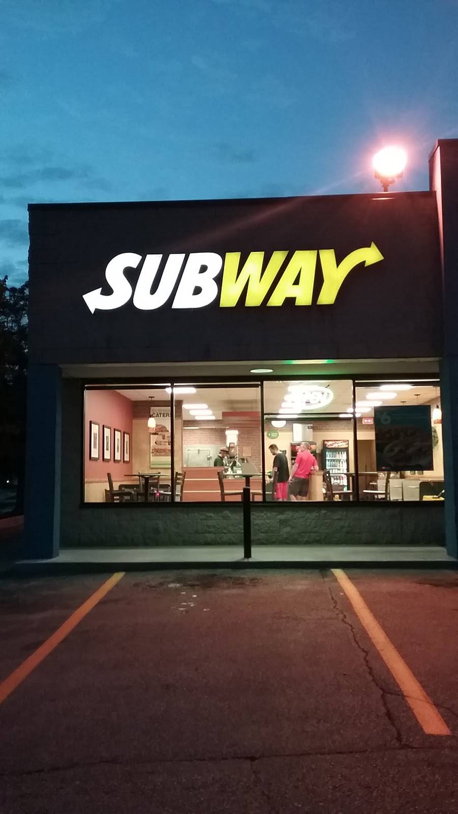 Subway | restaurant | 1450 W Washington St, West Bend, WI 53095, USA | 2623343330 OR +1 262-334-3330