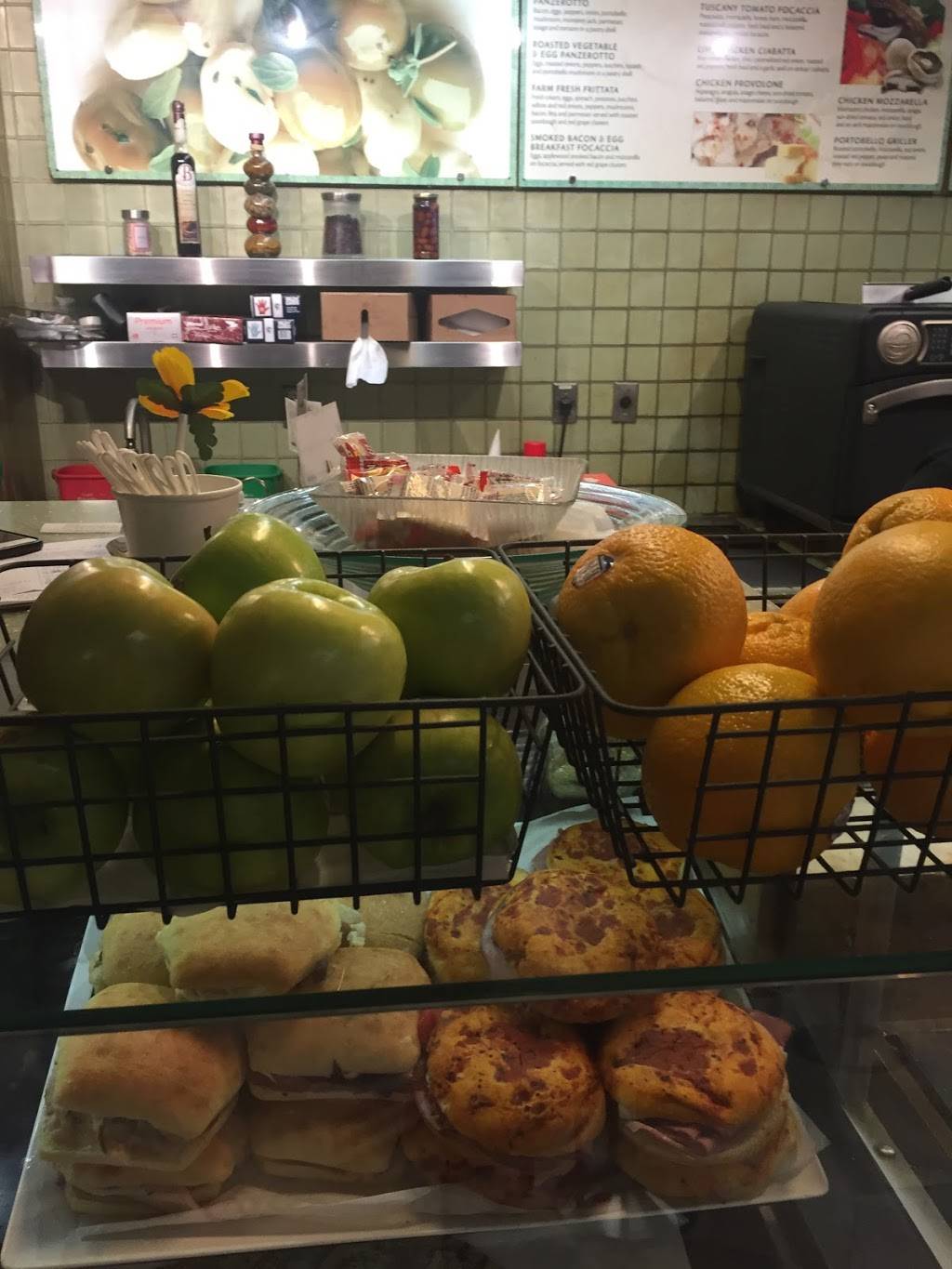 La Tapenade Mediterranean Café | cafe | Terminal 3 10000 W OHare Ave, Chicago, IL 60666, USA | 7736866180 OR +1 773-686-6180