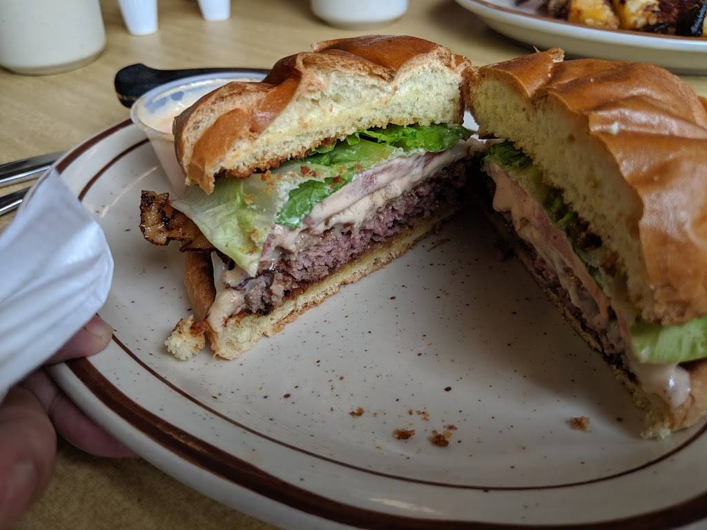 Modern Diner | restaurant | 364 East Ave, Pawtucket, RI 02860, USA | 4017268390 OR +1 401-726-8390