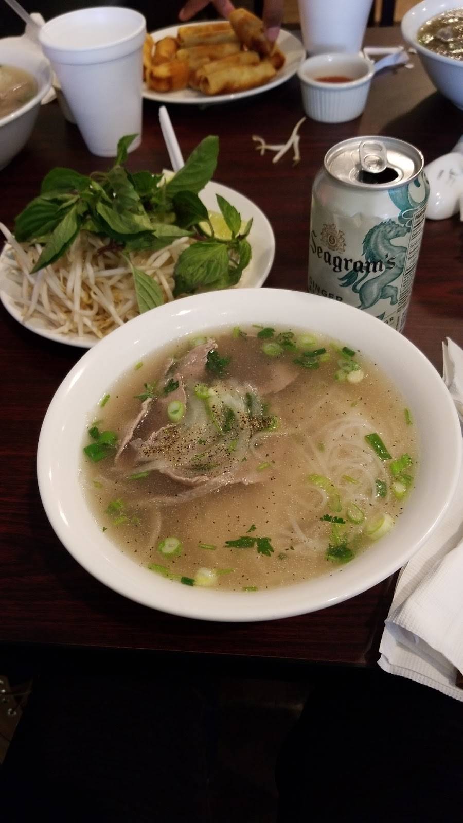 Pholicious | restaurant | 43150 Broadlands Center Plaza, Ashburn, VA 20148, USA | 7037299625 OR +1 703-729-9625