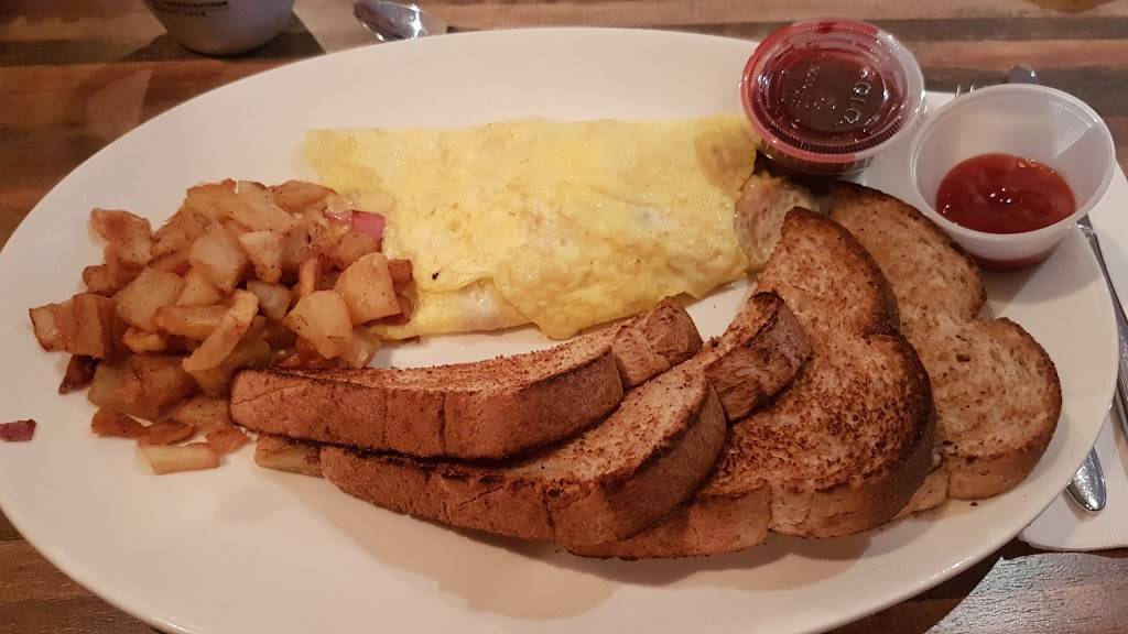 Kaline Resto Pub | restaurant | 3280 Rue Laval, Lac-Mégantic, QC G6B 1A4, Canada | 8195824242 OR +1 819-582-4242