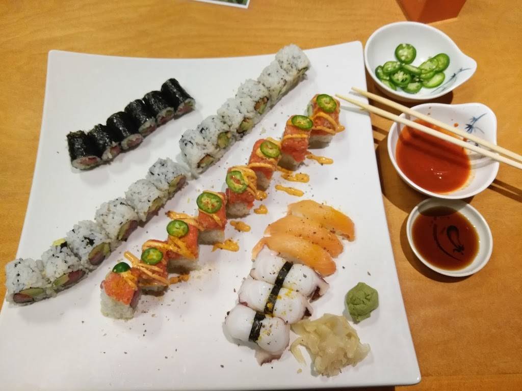 Sushi Village | restaurant | 1820 Evelyn Byrd Ave #110, Harrisonburg, VA 22801, USA | 5405689880 OR +1 540-568-9880