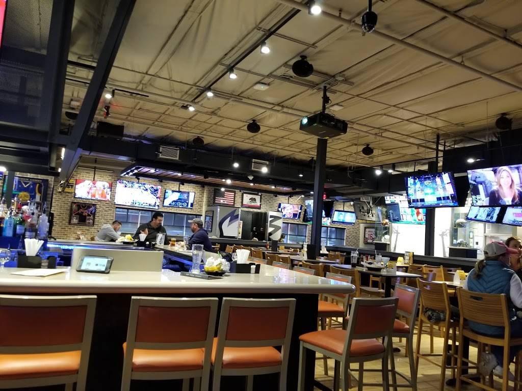 Buffalo Wild Wings | restaurant | 1168 Galleria Blvd Unit 200, Roseville, CA 95678, USA | 9167425153 OR +1 916-742-5153