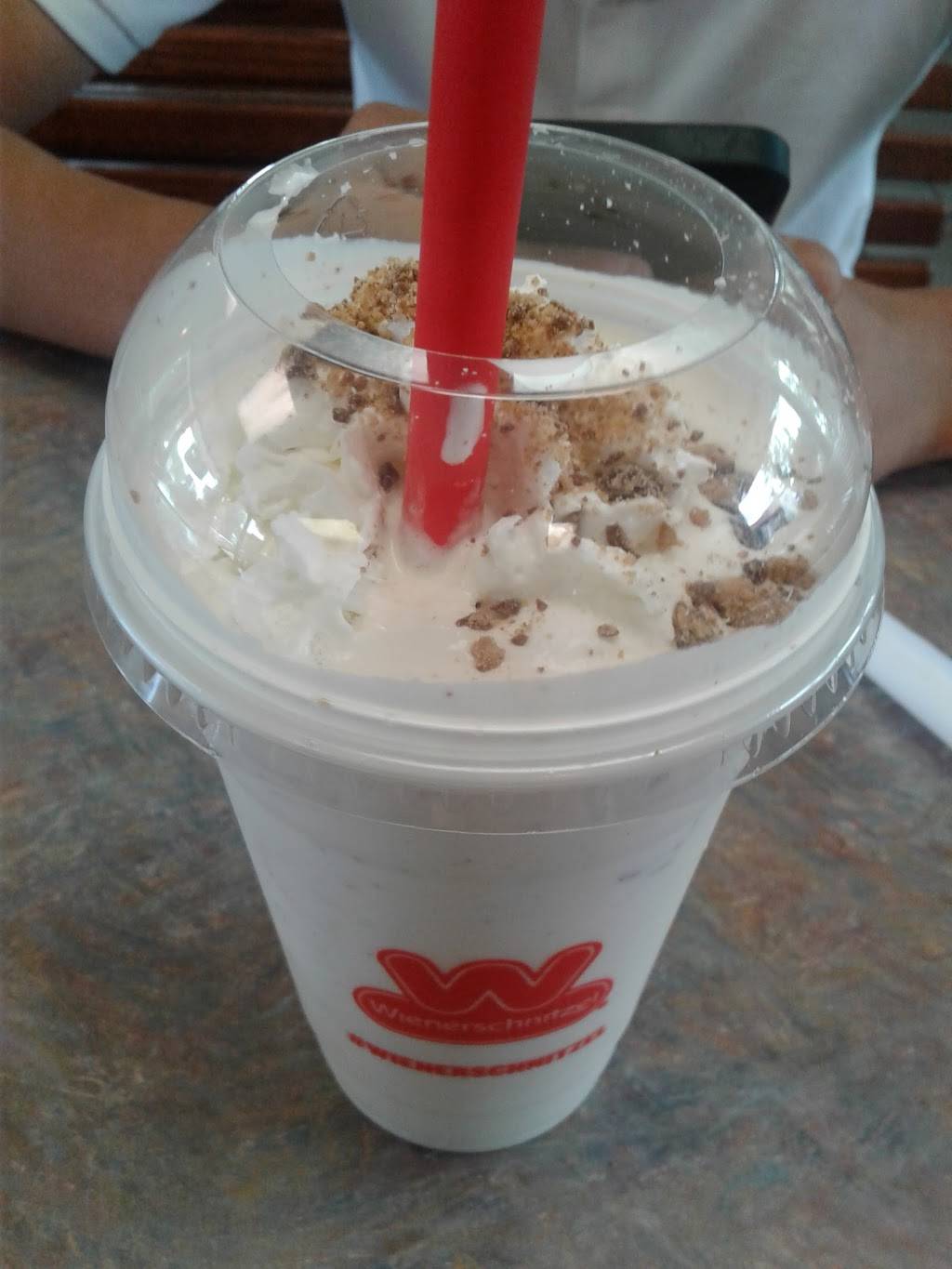 Wienerschnitzel | restaurant | 11901 Central Ave, Chino, CA 91710, USA | 9096289098 OR +1 909-628-9098