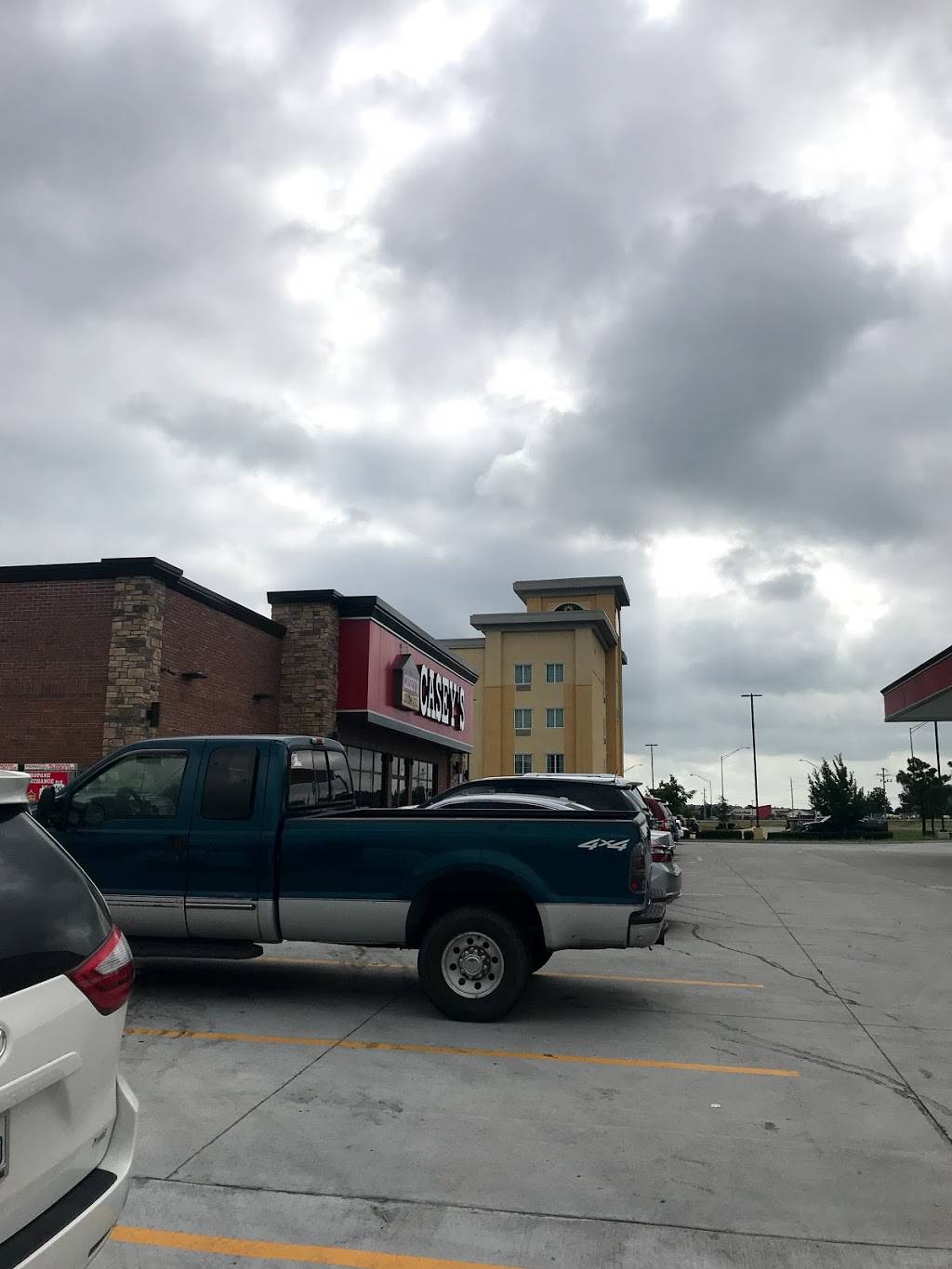 Caseys | meal takeaway | 701 Pennsylvania Ave, Hartshorne, OK 74547, USA | 9182977200 OR +1 918-297-7200