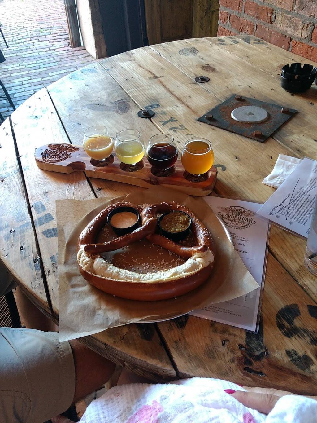 Tannins & Hops | restaurant | 619 A Southwest Water Street, Peoria, IL 61602, USA | 3099662165 OR +1 309-966-2165