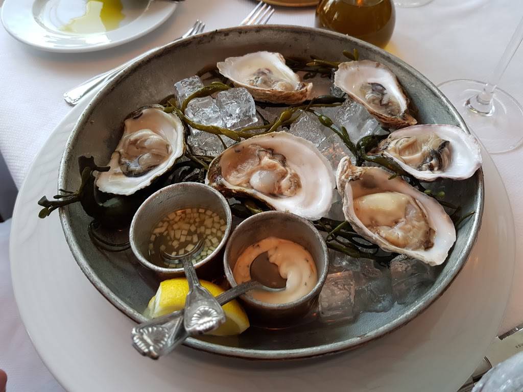 Sails Restaurant | restaurant | 301 5th Ave S, Naples, FL 34102, USA | 2393602000 OR +1 239-360-2000