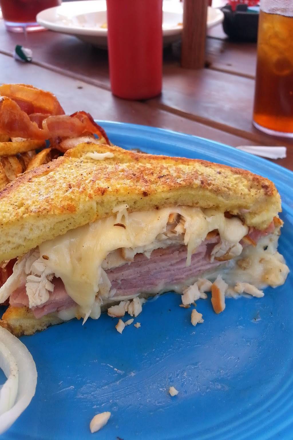 Guilford Lake Grille | restaurant | 7094 E Lake Rd, Lisbon, OH 44432, USA | 3302229611 OR +1 330-222-9611