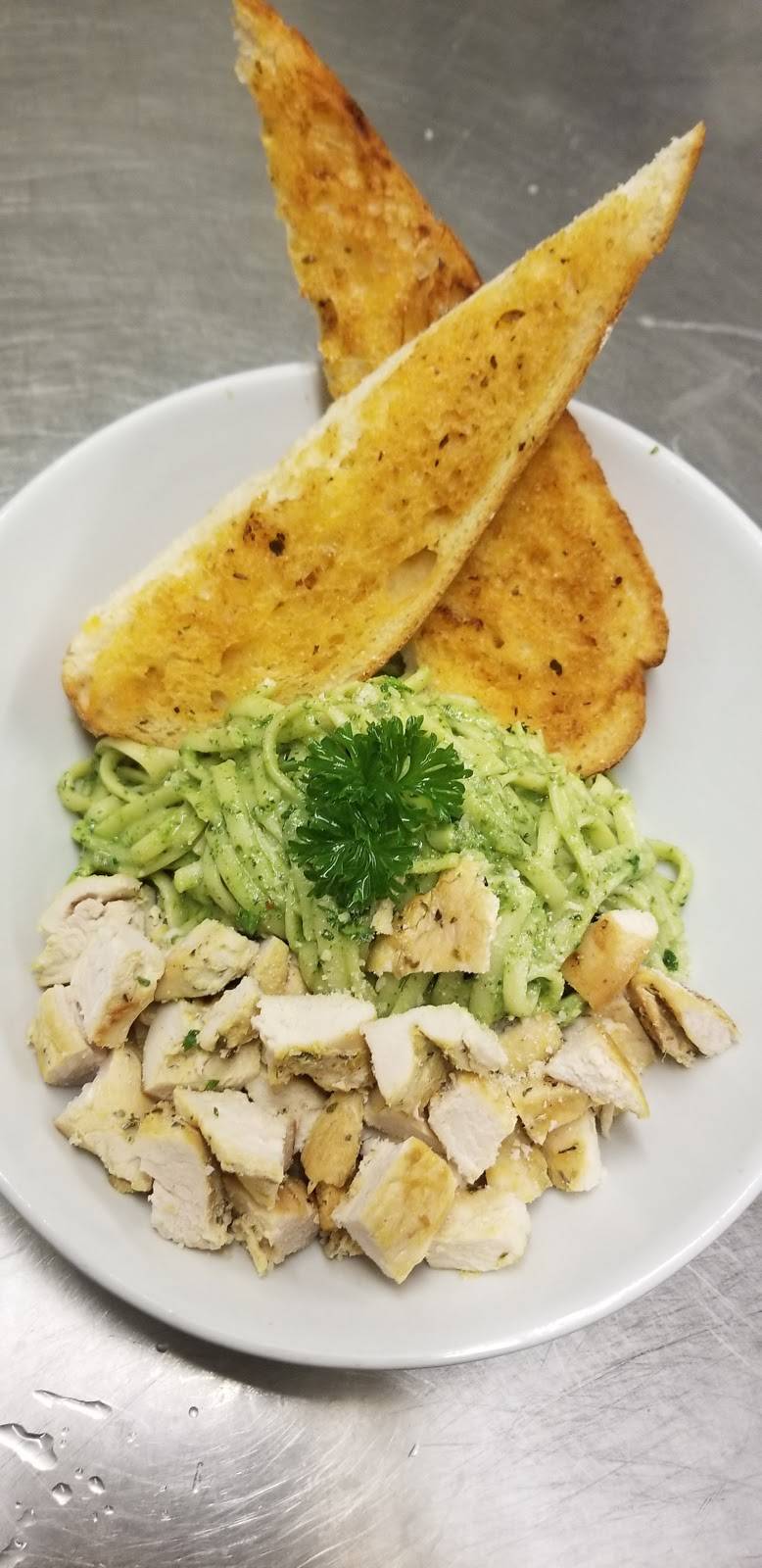 Schooner Bar & Grill | restaurant | 2701 190th St #100, Redondo Beach, CA 90278, USA | 3102141430 OR +1 310-214-1430