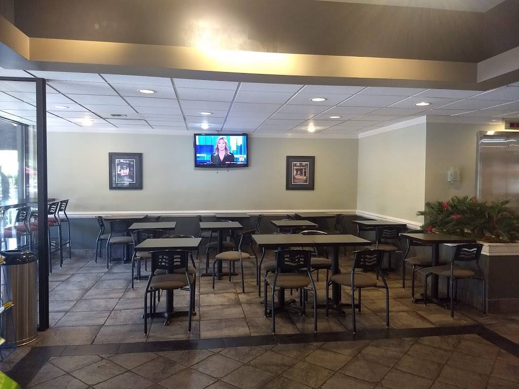 Boat House Deli | restaurant | 1818 Westlake Ave N # 215, Seattle, WA 98109, USA | 2062835042 OR +1 206-283-5042