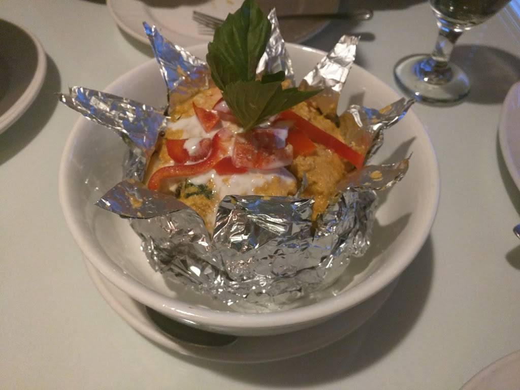 Lanponi Thai Restaurant | restaurant | 22649 NE Inglewood Hill Rd, Sammamish, WA 98074, USA | 4258363127 OR +1 425-836-3127