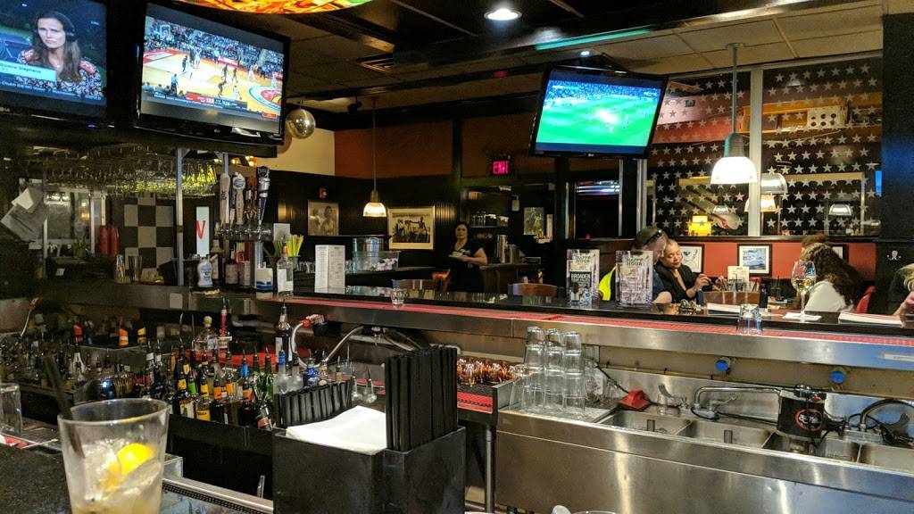 TGI Fridays | restaurant | 6577 Grand Ave, Gurnee, IL 60031, USA | 8478550007 OR +1 847-855-0007