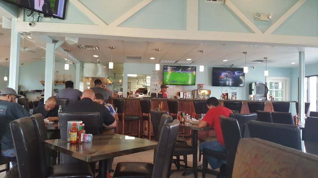 El Muelle Seafood | restaurant | 6705 Airline Dr, Houston, TX 77076, USA | 8329402388 OR +1 832-940-2388