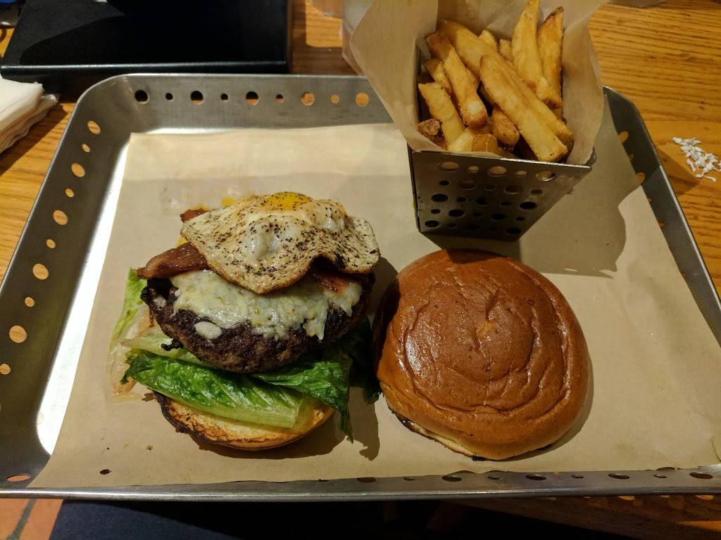 Chilis Grill & Bar | restaurant | 1734 W, W Pinhook Rd, Lafayette, LA 70508, USA | 3372356570 OR +1 337-235-6570