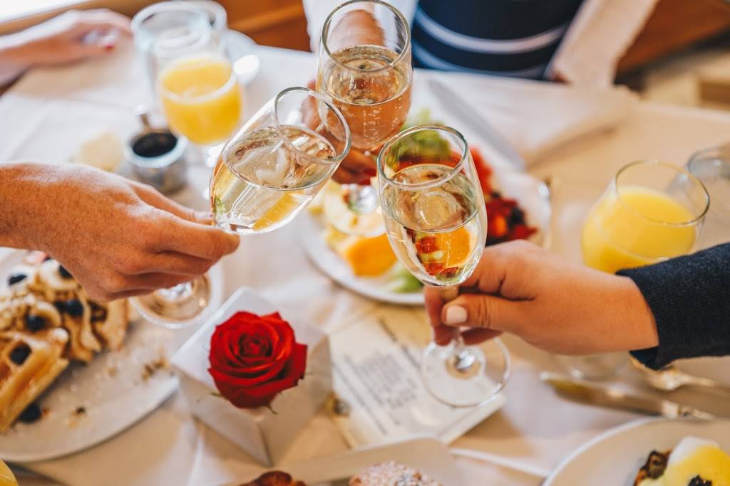 Ellyngtons | restaurant | 321 17th St, Denver, CO 80202, USA | 3033125924 OR +1 303-312-5924