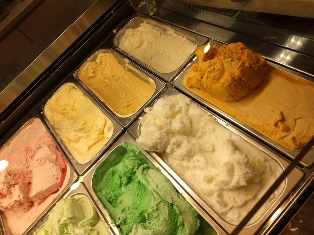 Cold Stone Creamery | bakery | 3350 Footbridge Ln STE 121, Hope Mills, NC 28348, USA | 9102638021 OR +1 910-263-8021