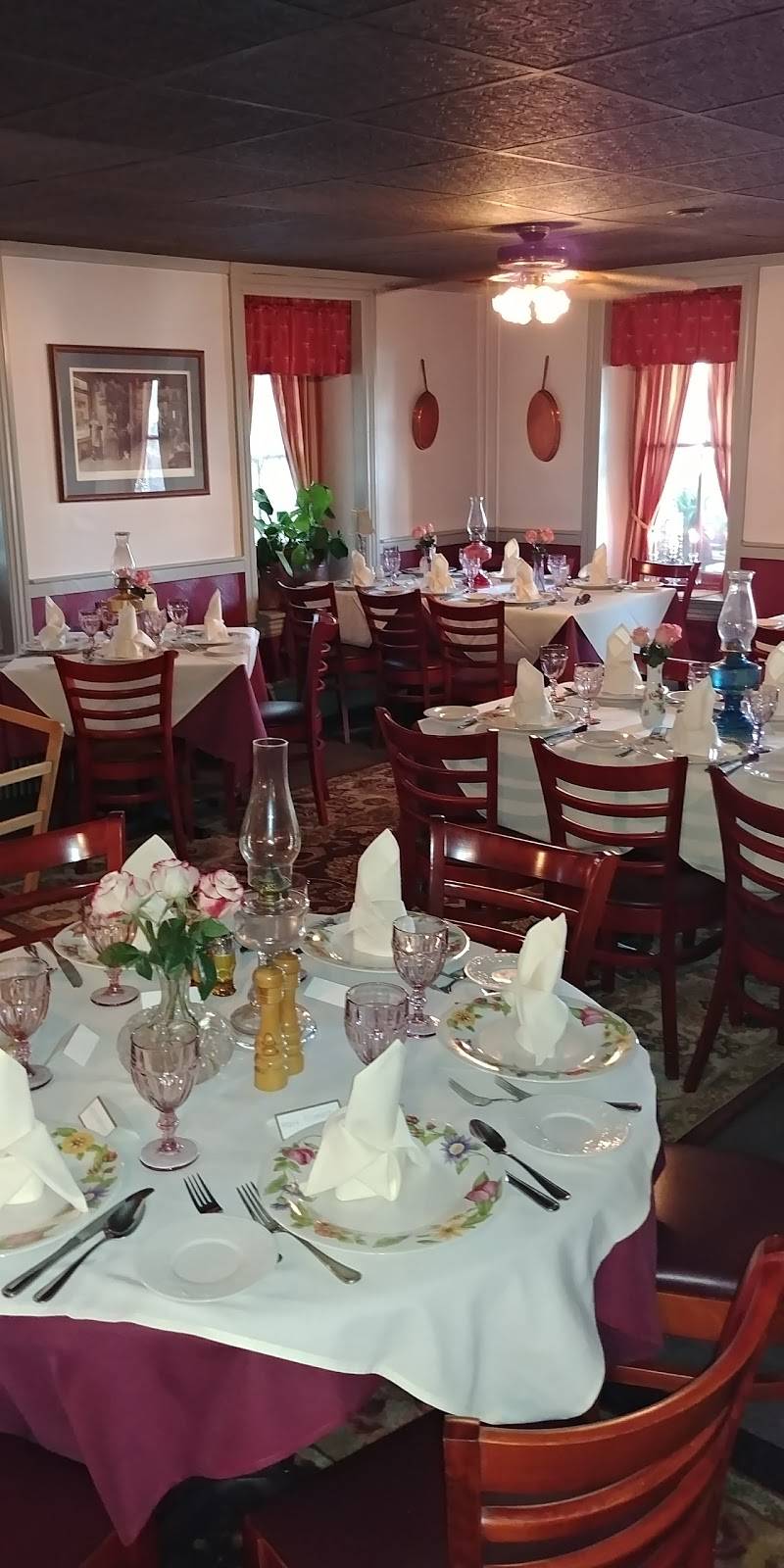 Arielles Country Inn | restaurant | 740 Allentown Rd, Sellersville, PA 18960, USA | 2154533800 OR +1 215-453-3800