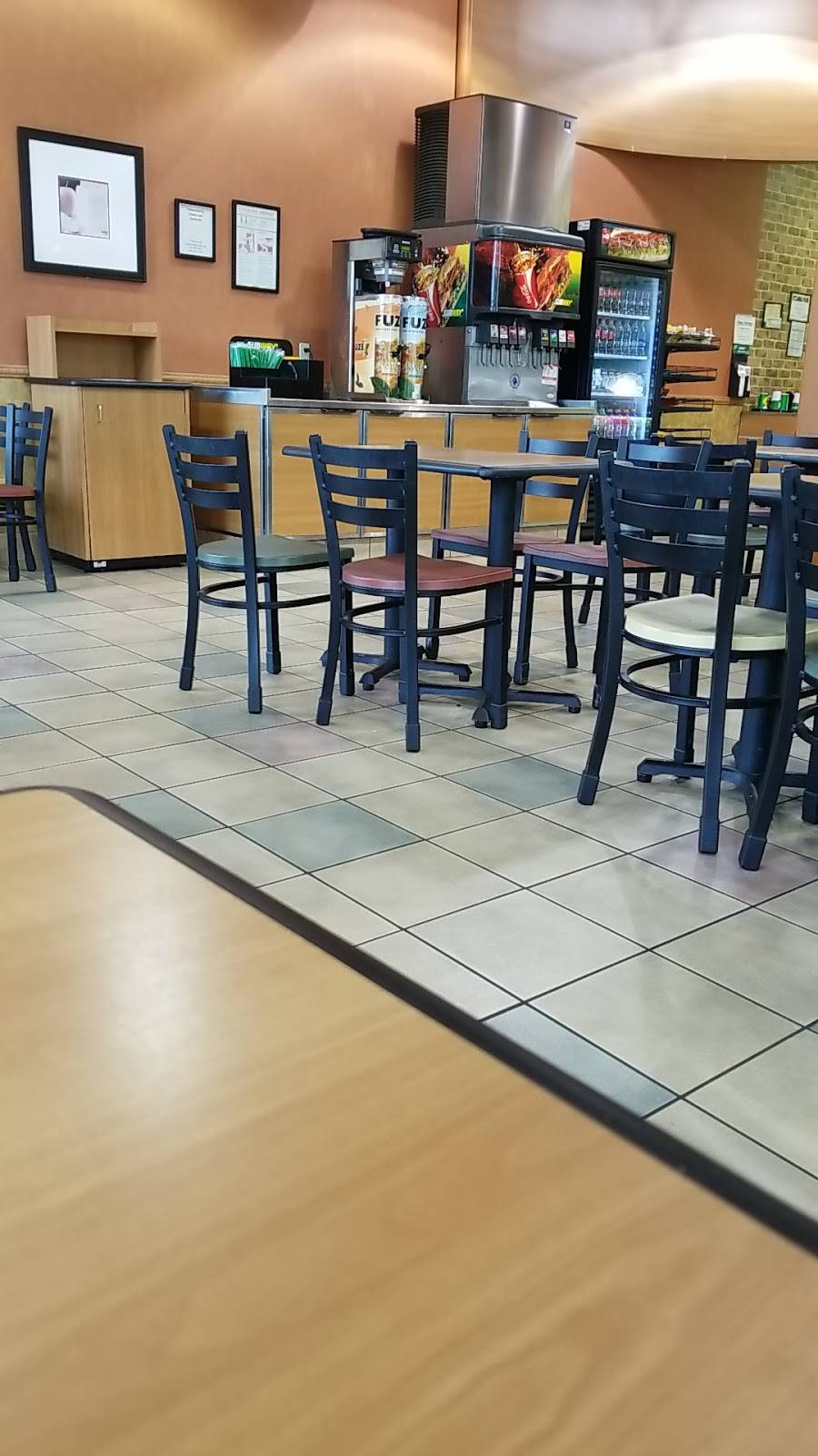 Subway Restaurants | restaurant | 1430 S Main St #101, Boerne, TX 78006, USA | 8302494832 OR +1 830-249-4832