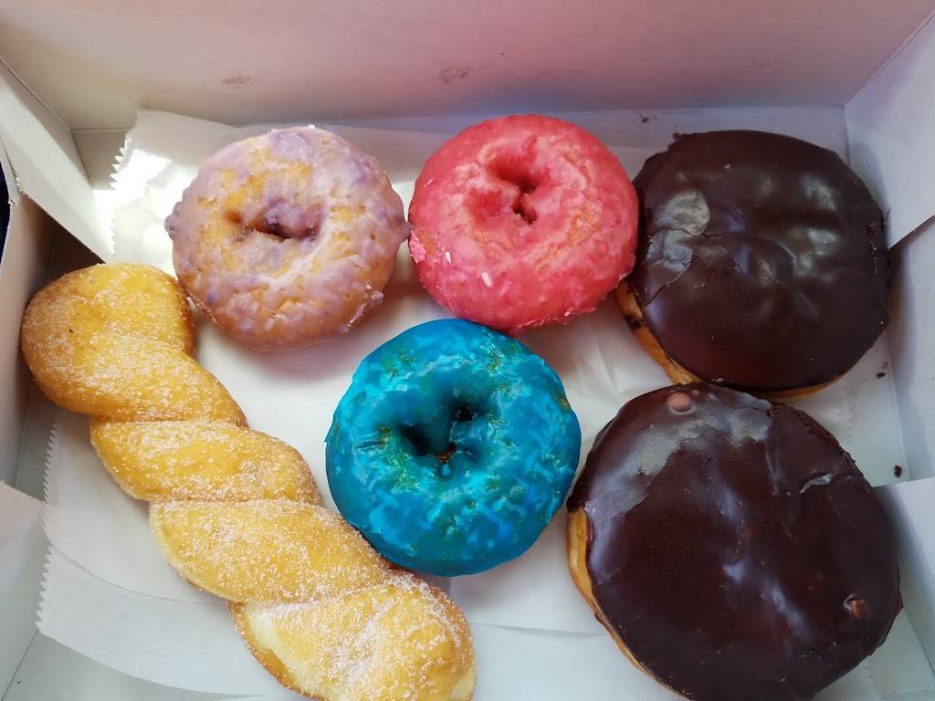 Yum Yum Donuts | cafe | 8139 W Manchester Ave, Playa Del Rey, CA 90293, USA | 3108230045 OR +1 310-823-0045