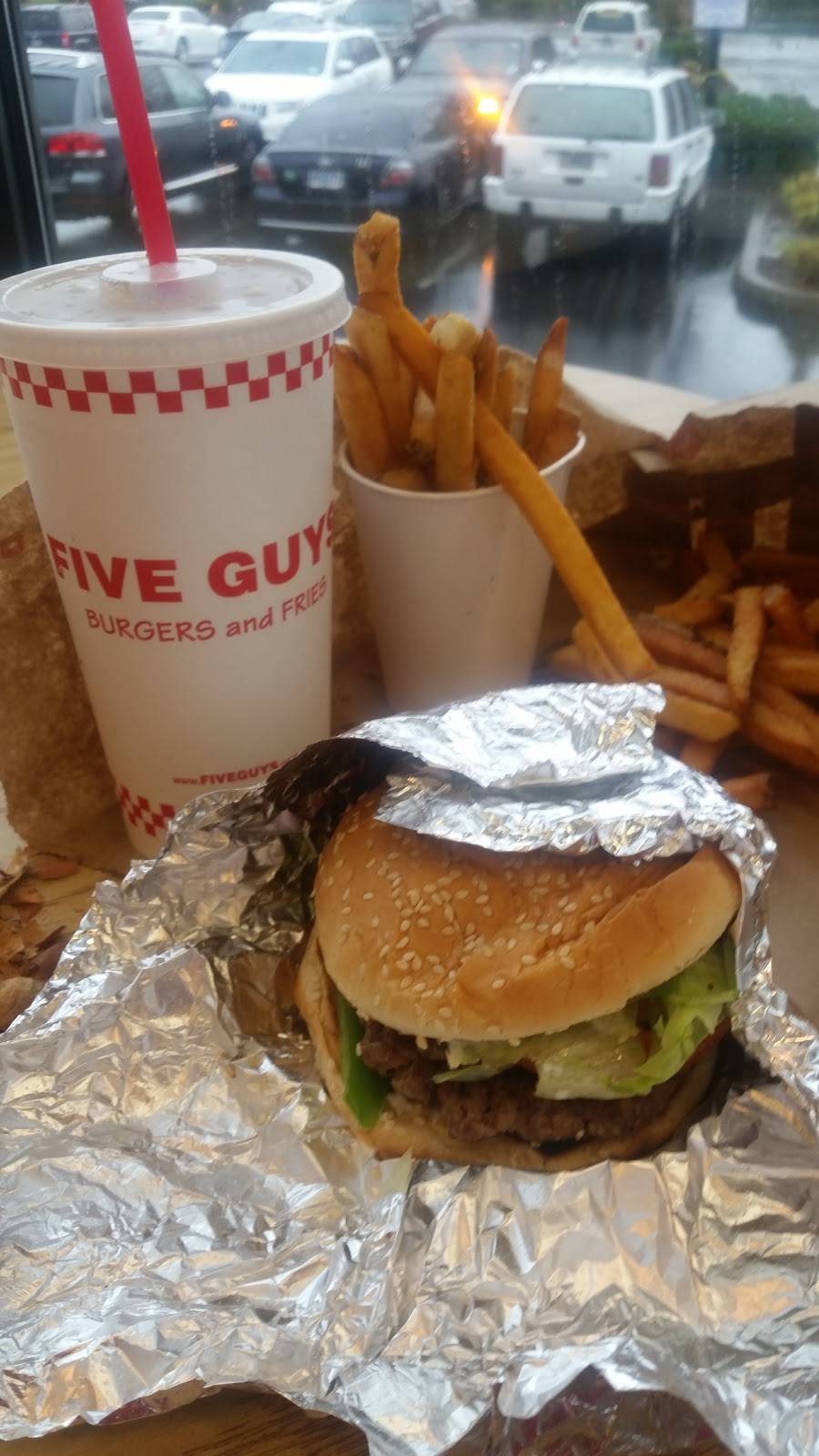 Five Guys | meal takeaway | 2050 8th Ave, West Linn, OR 97068, USA | 5035940812 OR +1 503-594-0812