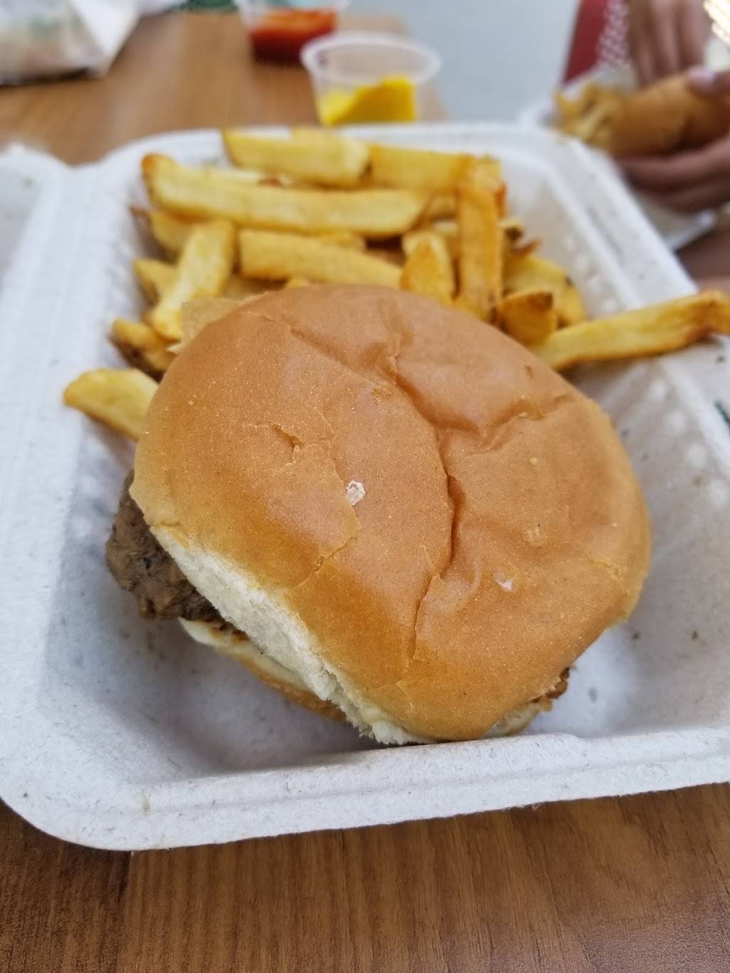 Baja Burger Shack | restaurant | 102 Greenview Ave, Ottawa, ON K2B 5Z6, Canada | 6137996253 OR +1 613-799-6253