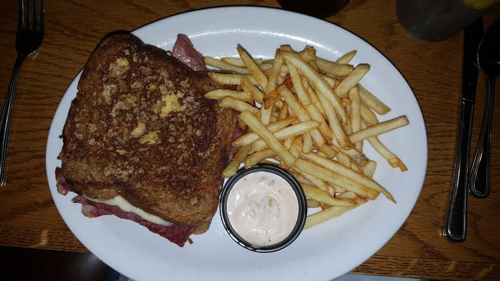 DCarlos | restaurant | 1347 Main St, Ramona, CA 92065, USA | 7607894340 OR +1 760-789-4340