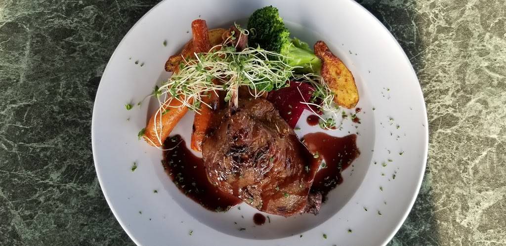 le Charleville | restaurant | 197 Avenue Saint-Charles, Vaudreuil-Dorion, QC J7V 2L4, Canada | 4504242990 OR +1 450-424-2990