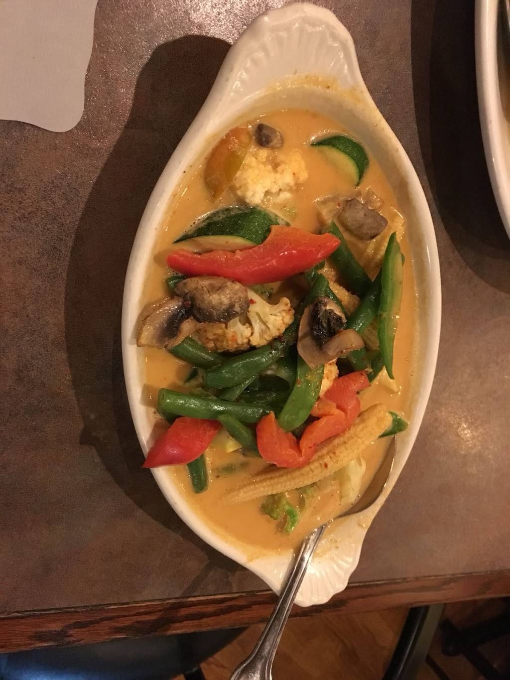 Pakarang Exquisite Thai Cuisine | restaurant | 303 S Main St, Providence, RI 02903, USA | 4014533660 OR +1 401-453-3660