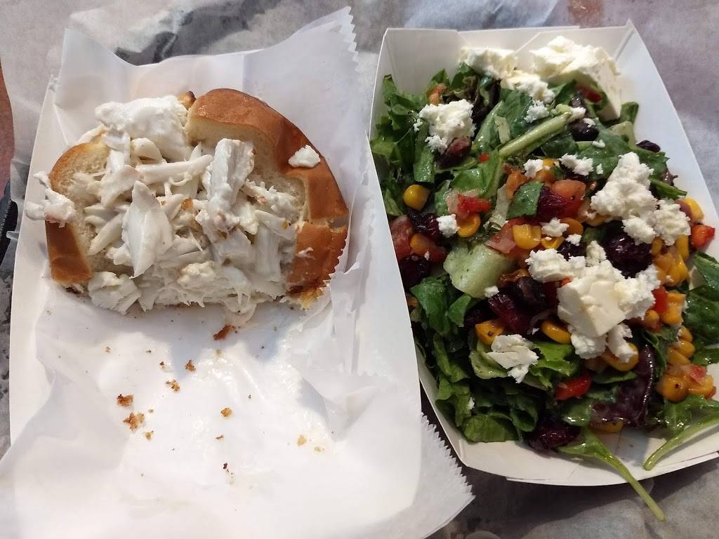 Lolas Seafood Eatery | restaurant | 4595 Northlake Blvd, Palm Beach Gardens, FL 33418, USA | 5616222259 OR +1 561-622-2259