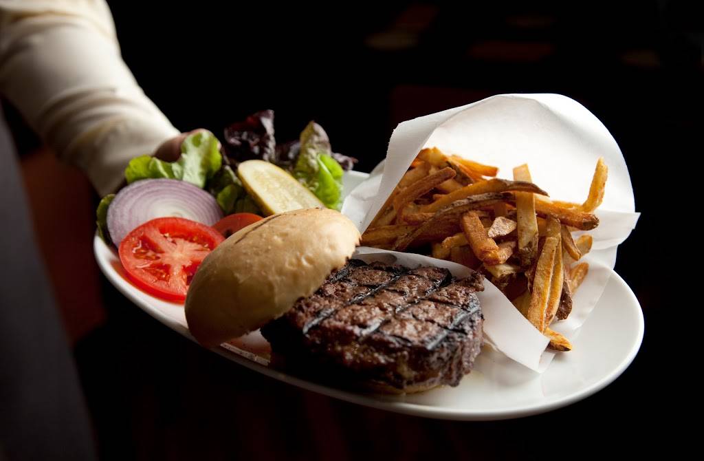 Maxwells at the Club | restaurant | 500 N Kingsbury St, Chicago, IL 60654, USA | 3125275800 OR +1 312-527-5800