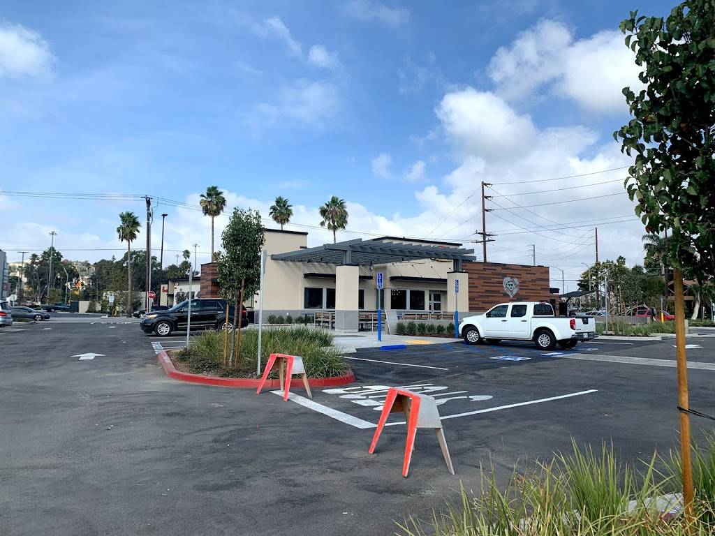 Raising Canes Chicken Fingers | meal takeaway | 4500 E Atherton St, Long Beach, CA 90815, USA | 5624981348 OR +1 562-498-1348
