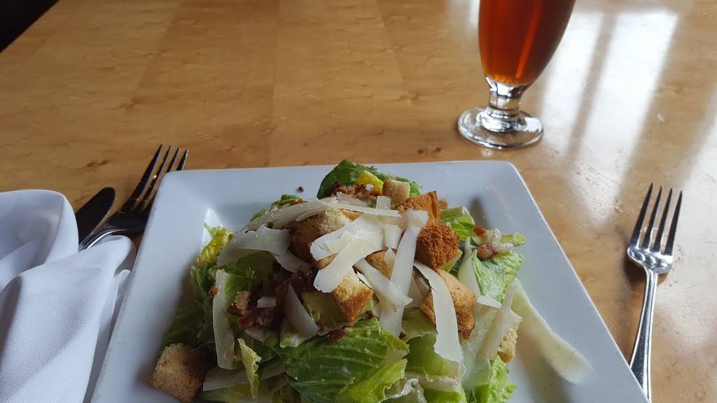 The Grizzly Grill | restaurant | 395 Princess St, Kingston, ON K7L 1B9, Canada | 6135447566 OR +1 613-544-7566