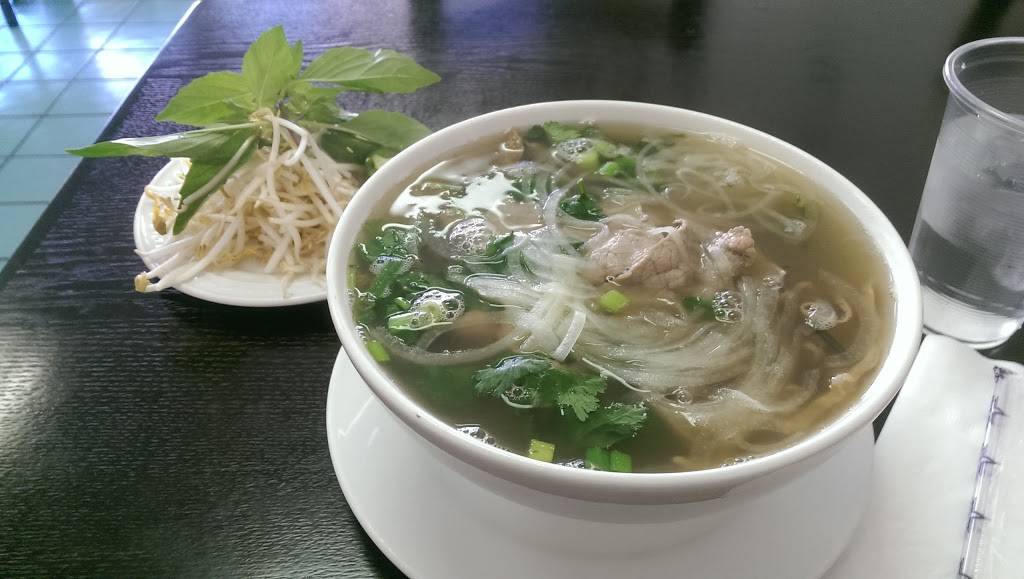 Pho Family Restaurant | restaurant | 1025 N State St, Los Angeles, CA 90033, USA | 3232220112 OR +1 323-222-0112