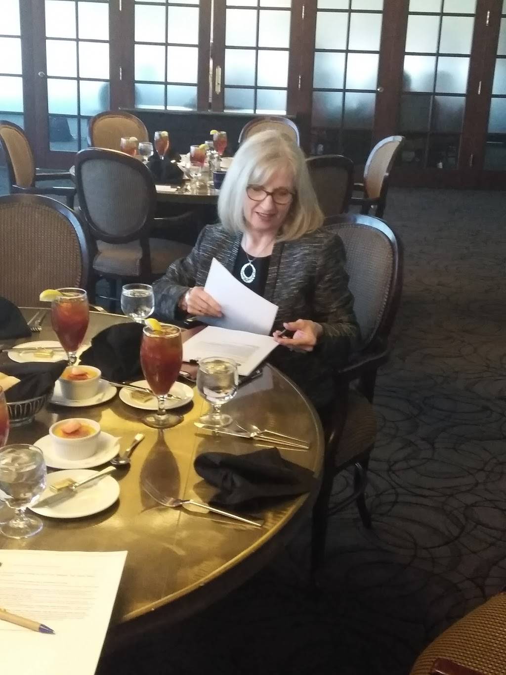 Crescent Club | restaurant | 6075 Poplar Ave Suite 909, Memphis, TN 38119, USA | 9016841010 OR +1 901-684-1010