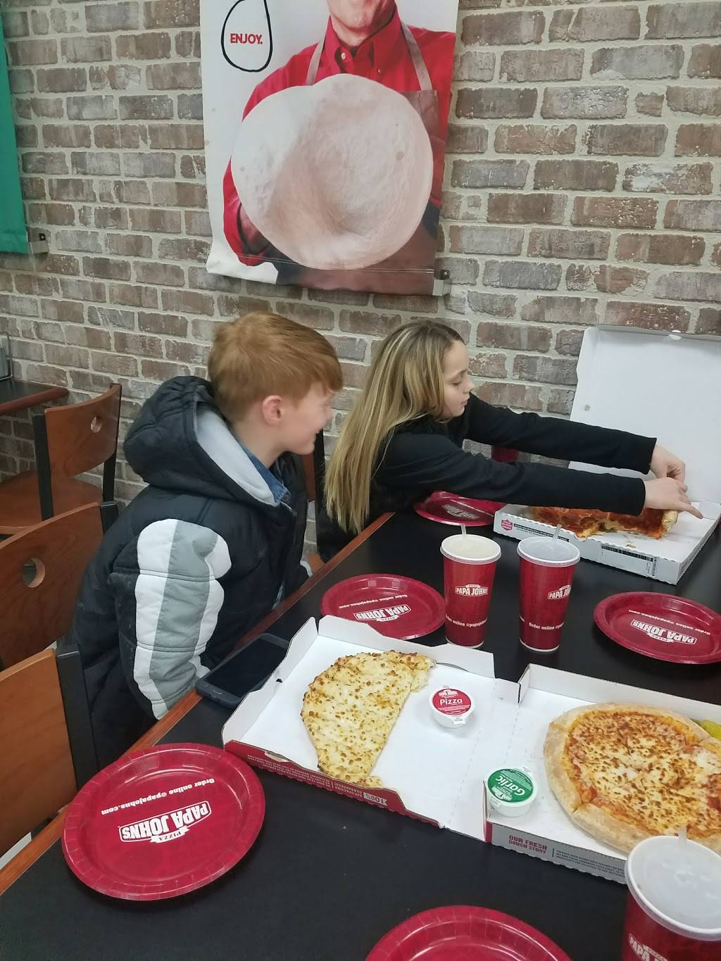 Papa Johns Pizza | restaurant | 2805 W Broadway St, Princeton, IN 47670, USA | 8123855050 OR +1 812-385-5050