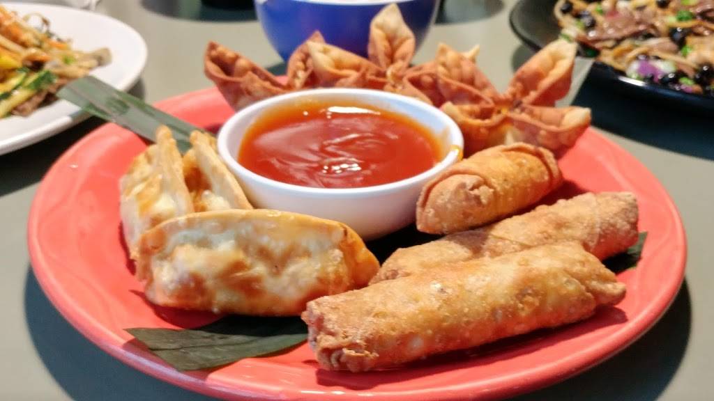 HuHot Mongolian Grill | restaurant | 610 Junction Rd, Madison, WI 53717, USA | 6088277110 OR +1 608-827-7110